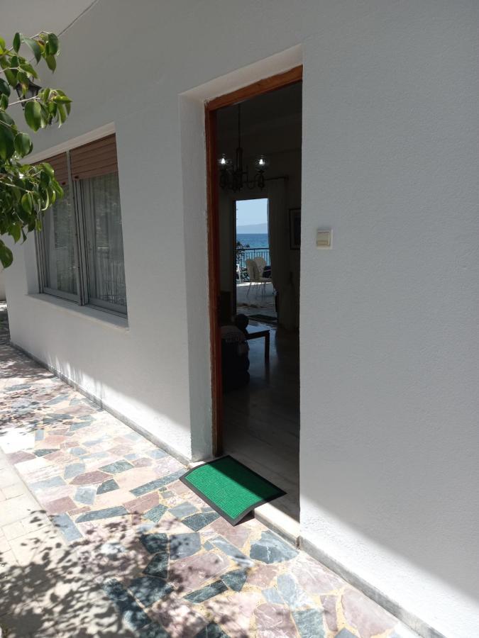 Ekie Apartment With Sea View カラマタ エクステリア 写真