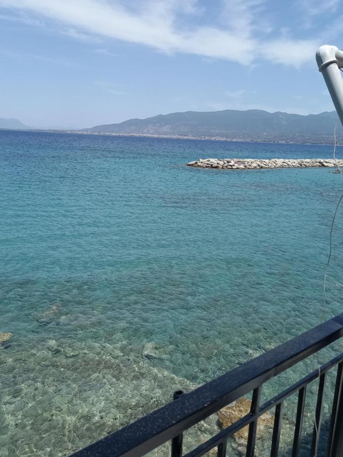 Ekie Apartment With Sea View カラマタ エクステリア 写真