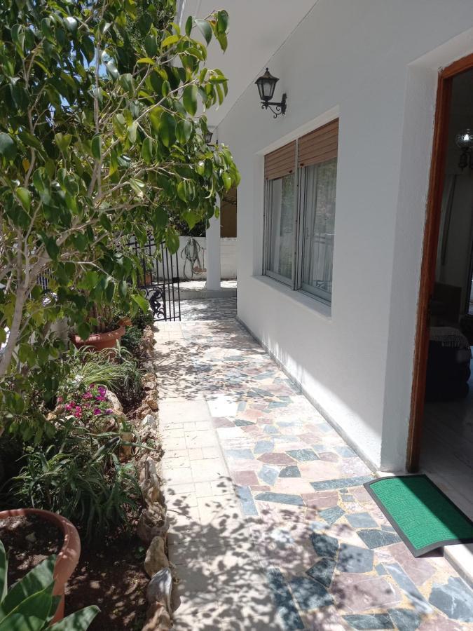 Ekie Apartment With Sea View カラマタ エクステリア 写真