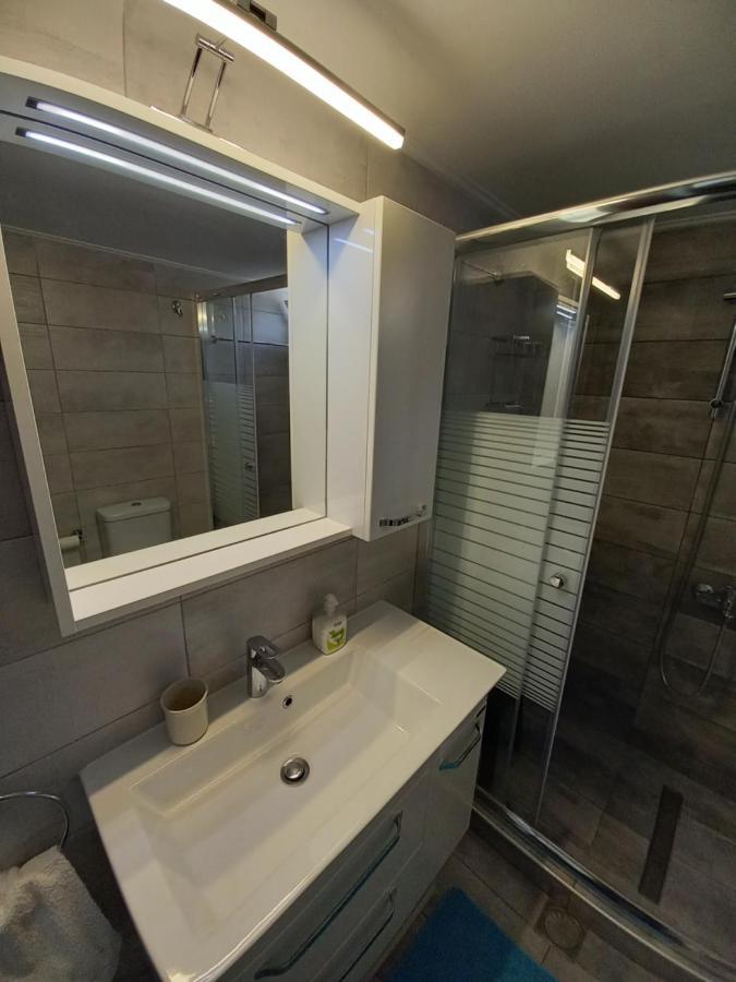 Ekie Apartment With Sea View カラマタ エクステリア 写真