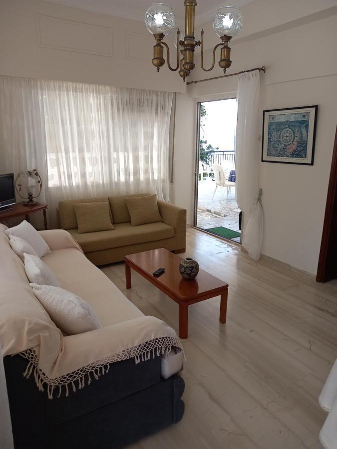 Ekie Apartment With Sea View カラマタ エクステリア 写真