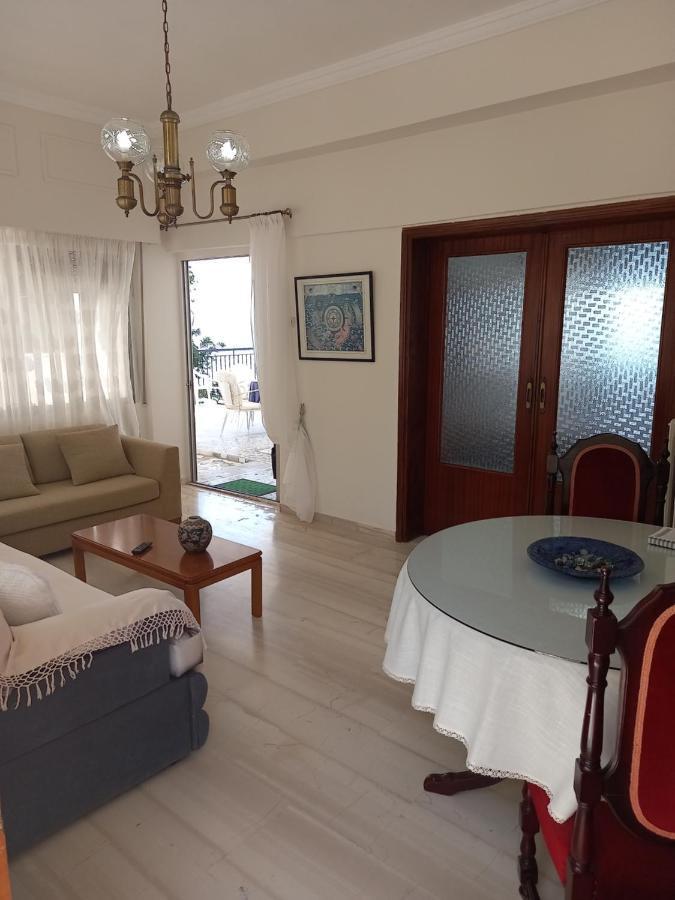 Ekie Apartment With Sea View カラマタ エクステリア 写真