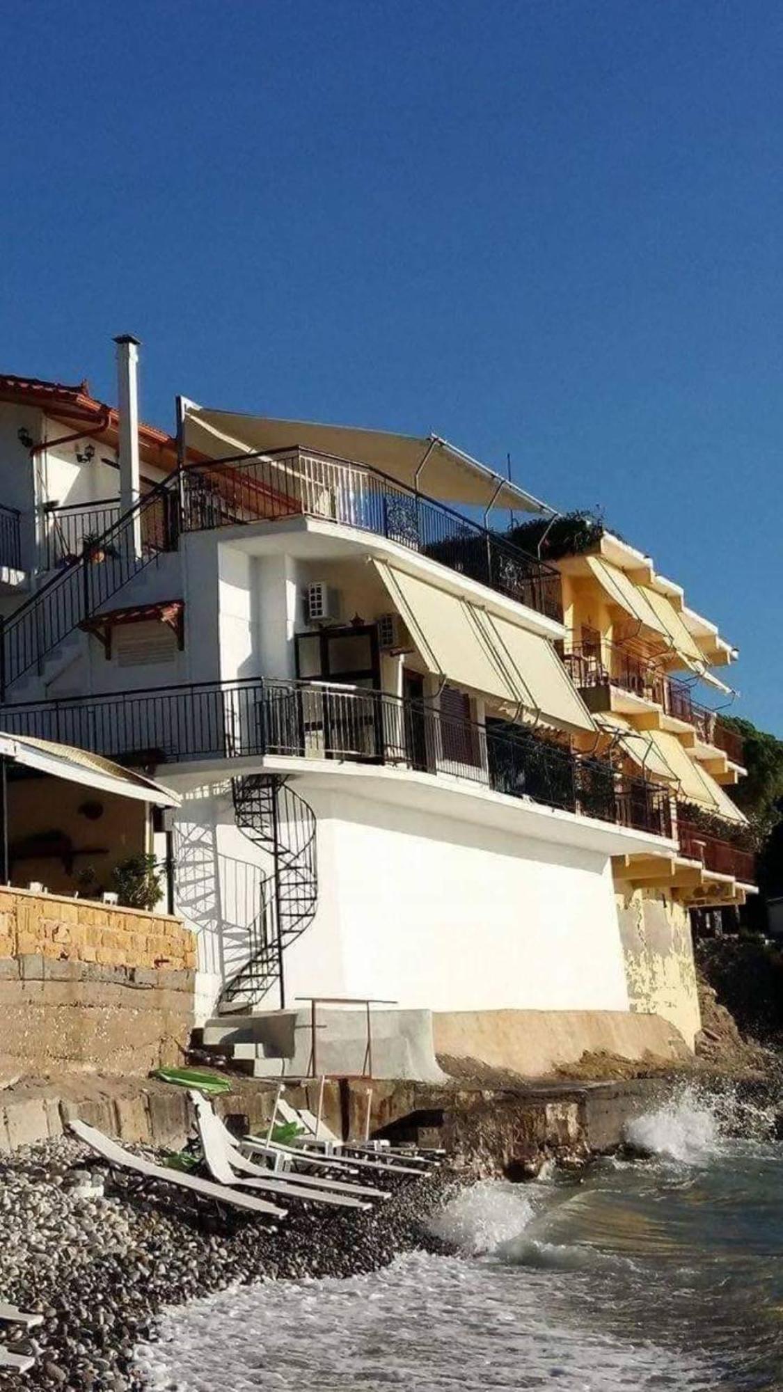Ekie Apartment With Sea View カラマタ エクステリア 写真