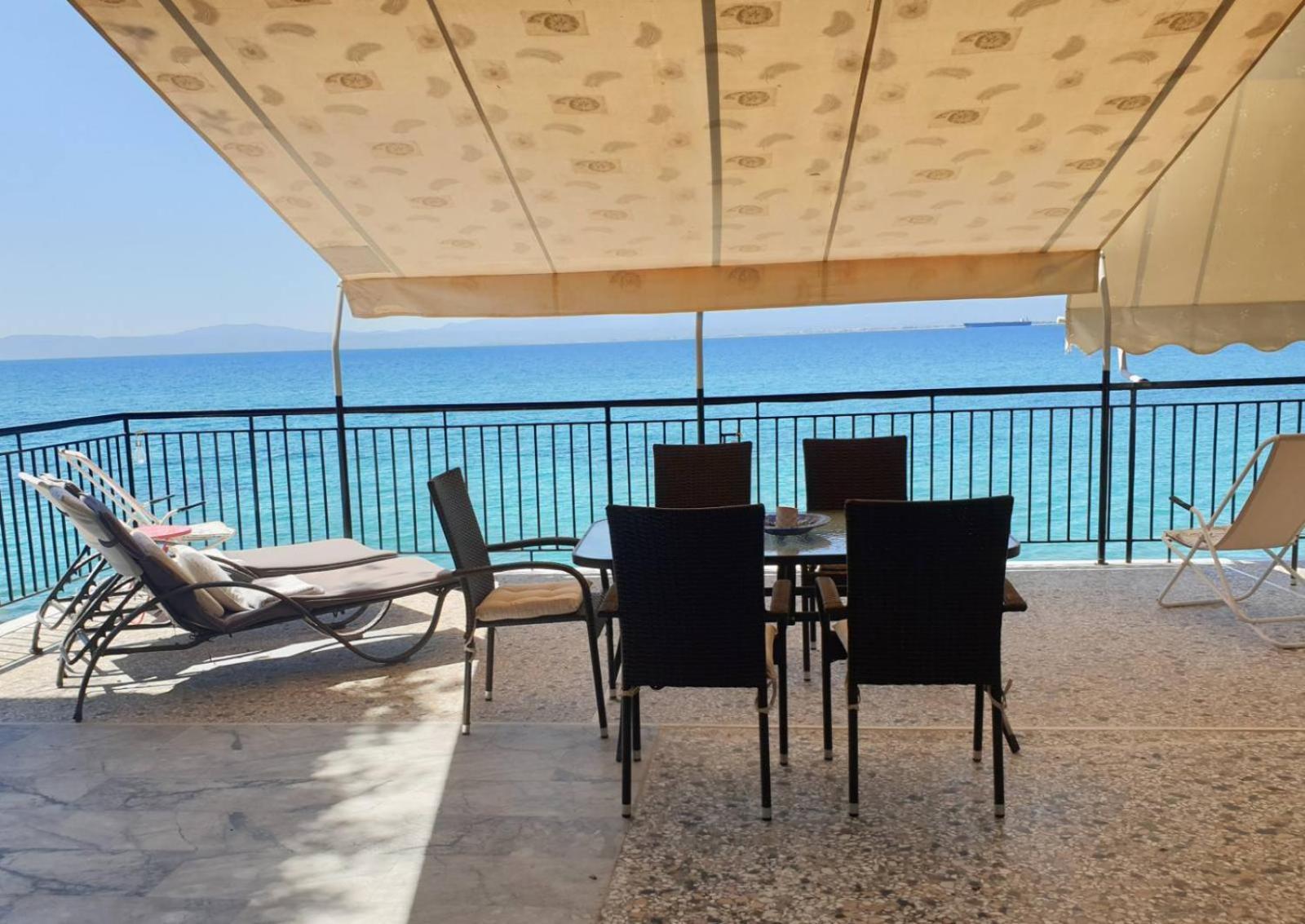 Ekie Apartment With Sea View カラマタ エクステリア 写真